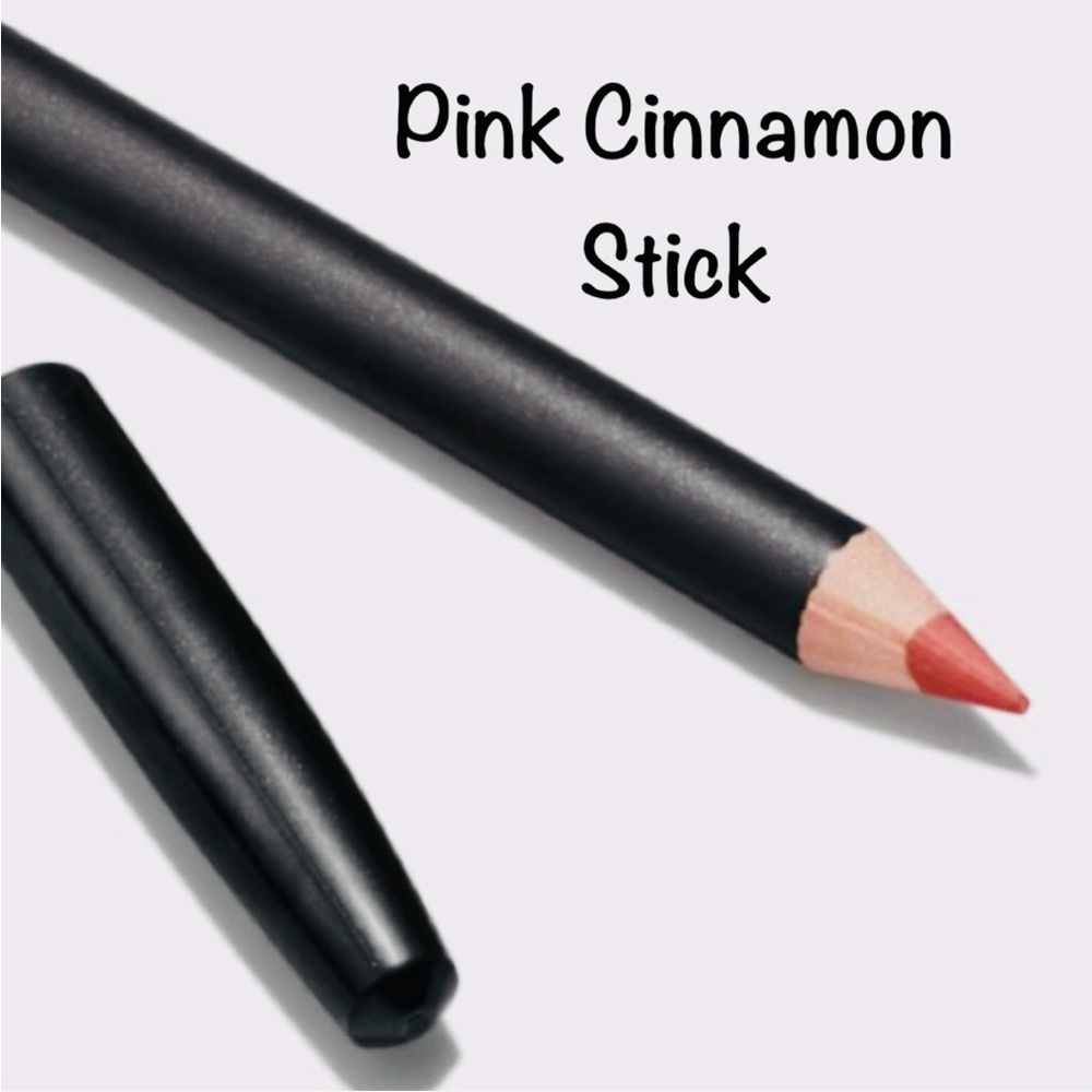 LAST βοΈ SPICE a MAC LIP PENCIL. RETAIL $25. **NEW IN THE BOX. π₯ HOT ITEM π₯ - Picture 2 of 12